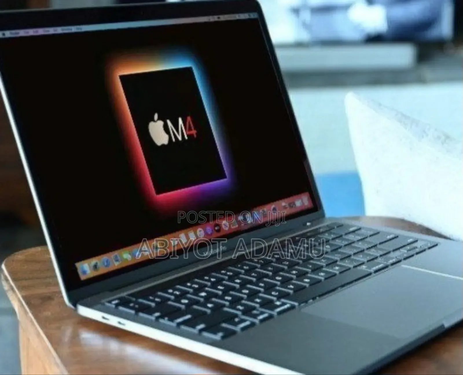 New Laptop Apple MacBook Pro 16GB Apple M4 SSD 512GB