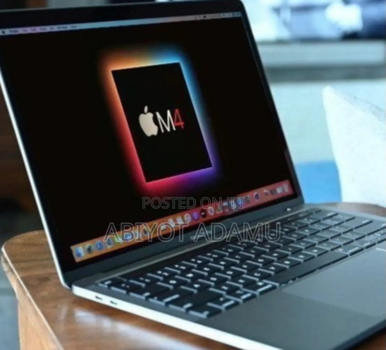 New Laptop Apple MacBook Pro 16GB Apple M4 SSD 512GB