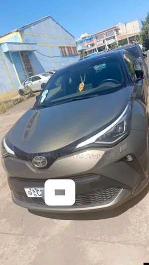 Photo - Toyota C-HR 2022 Teal