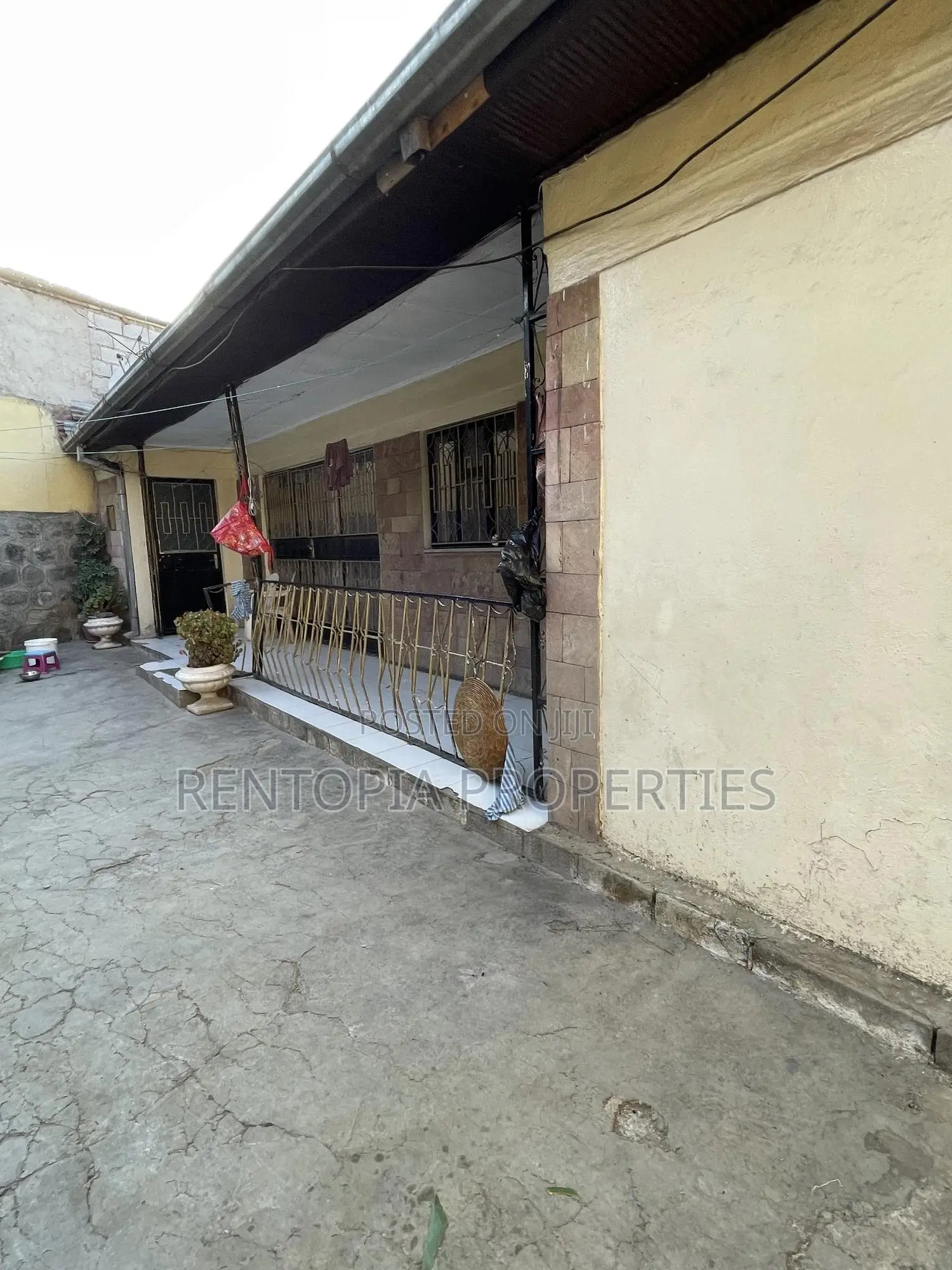 4bdrm Villa in Bole for sale