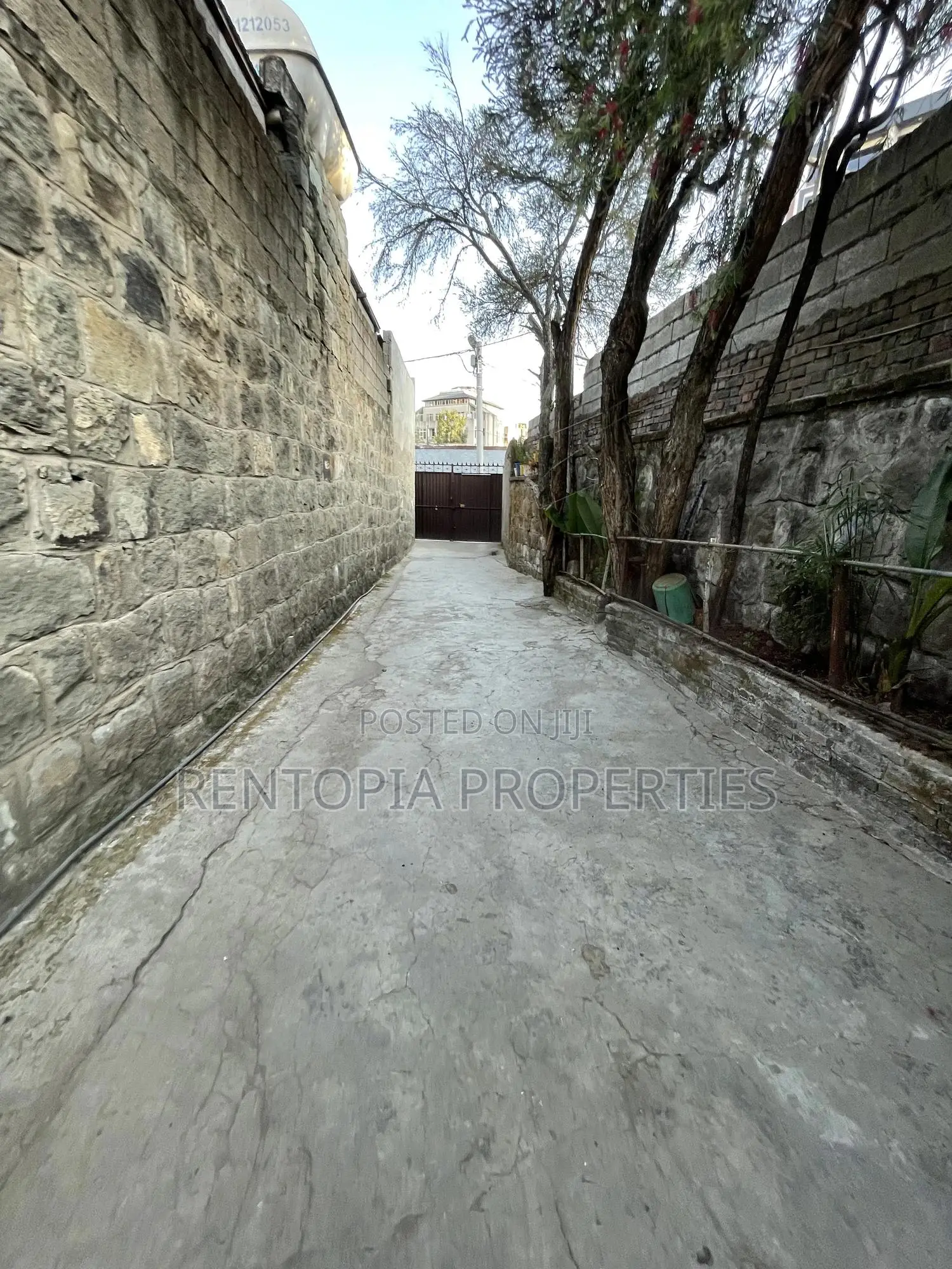 4bdrm Villa in Bole for sale