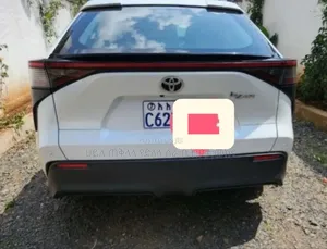 Toyota bZ4X 2023 Off white