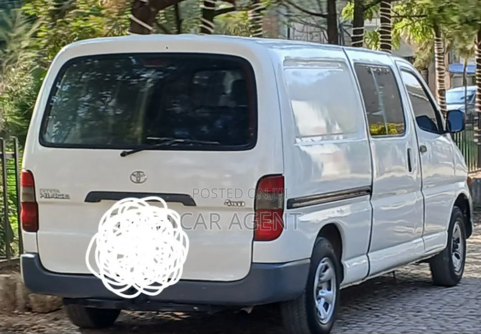 Toyota HiAce 2001 White