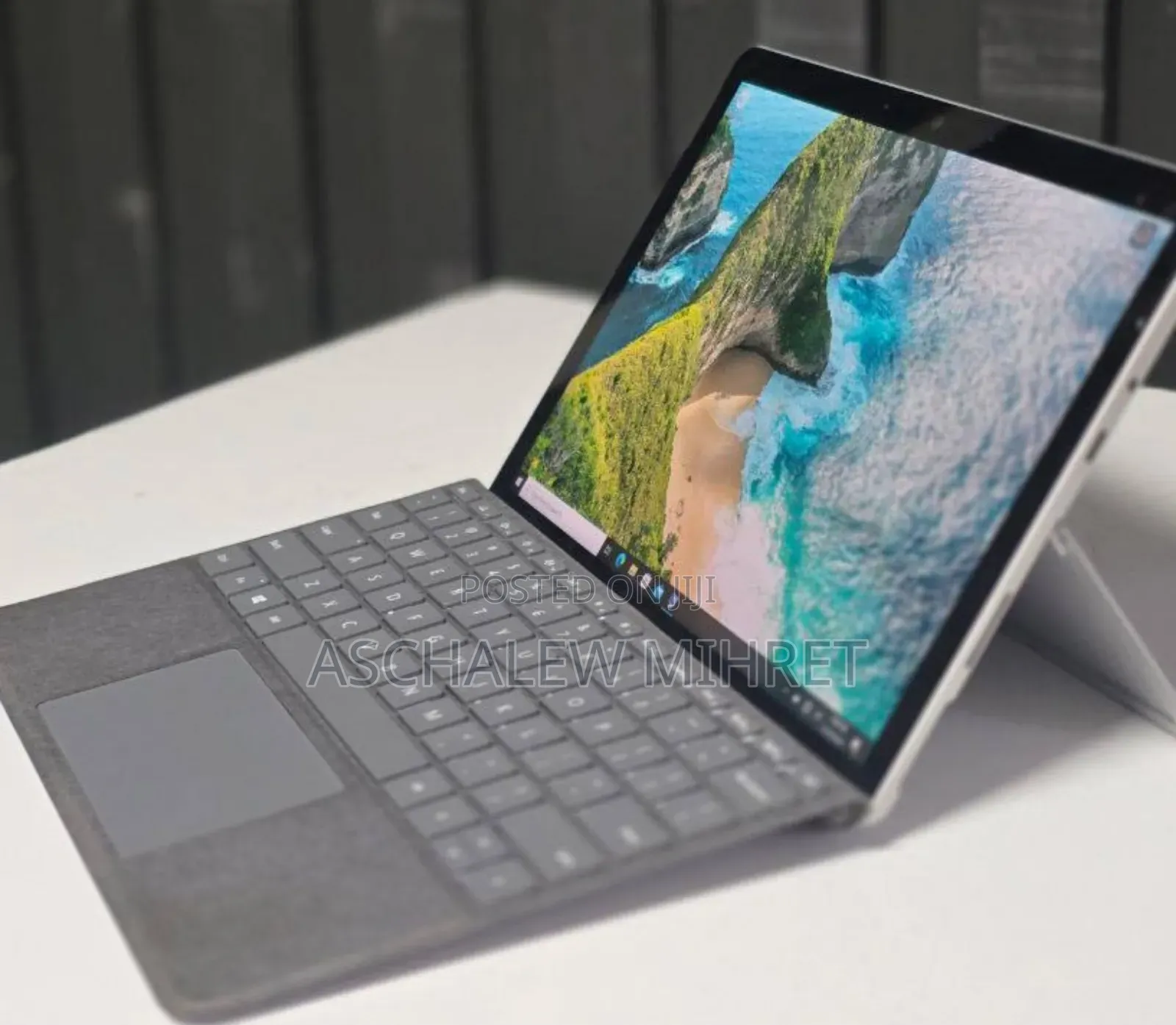 New Laptop Microsoft Surface Go 2 8GB Intel Core I5 SSD 128GB