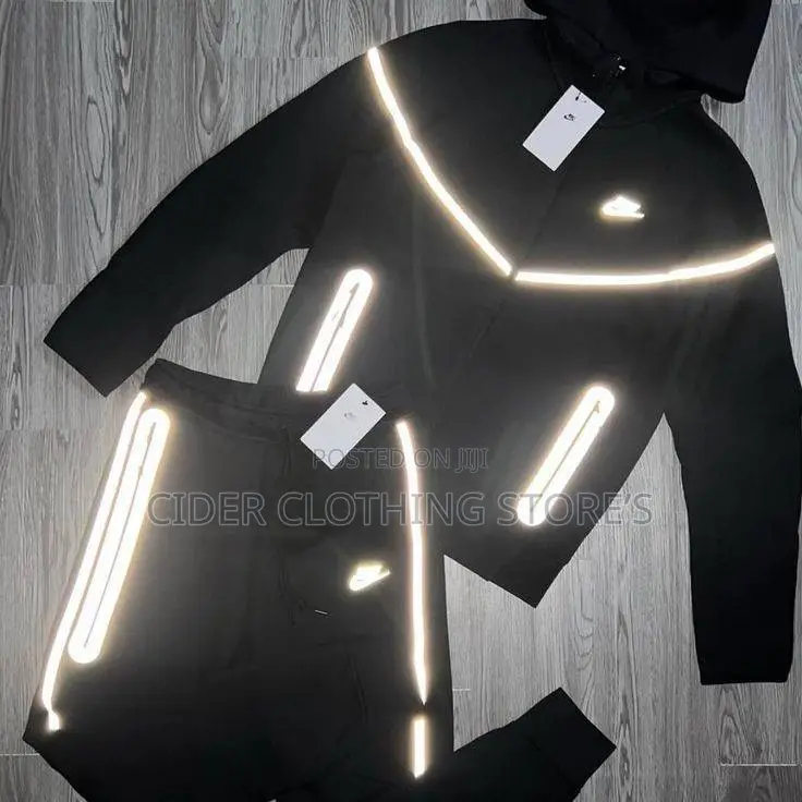 Nike Tech Fleece Reflective