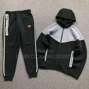 Photo - Nike Tech Fleece Reflective