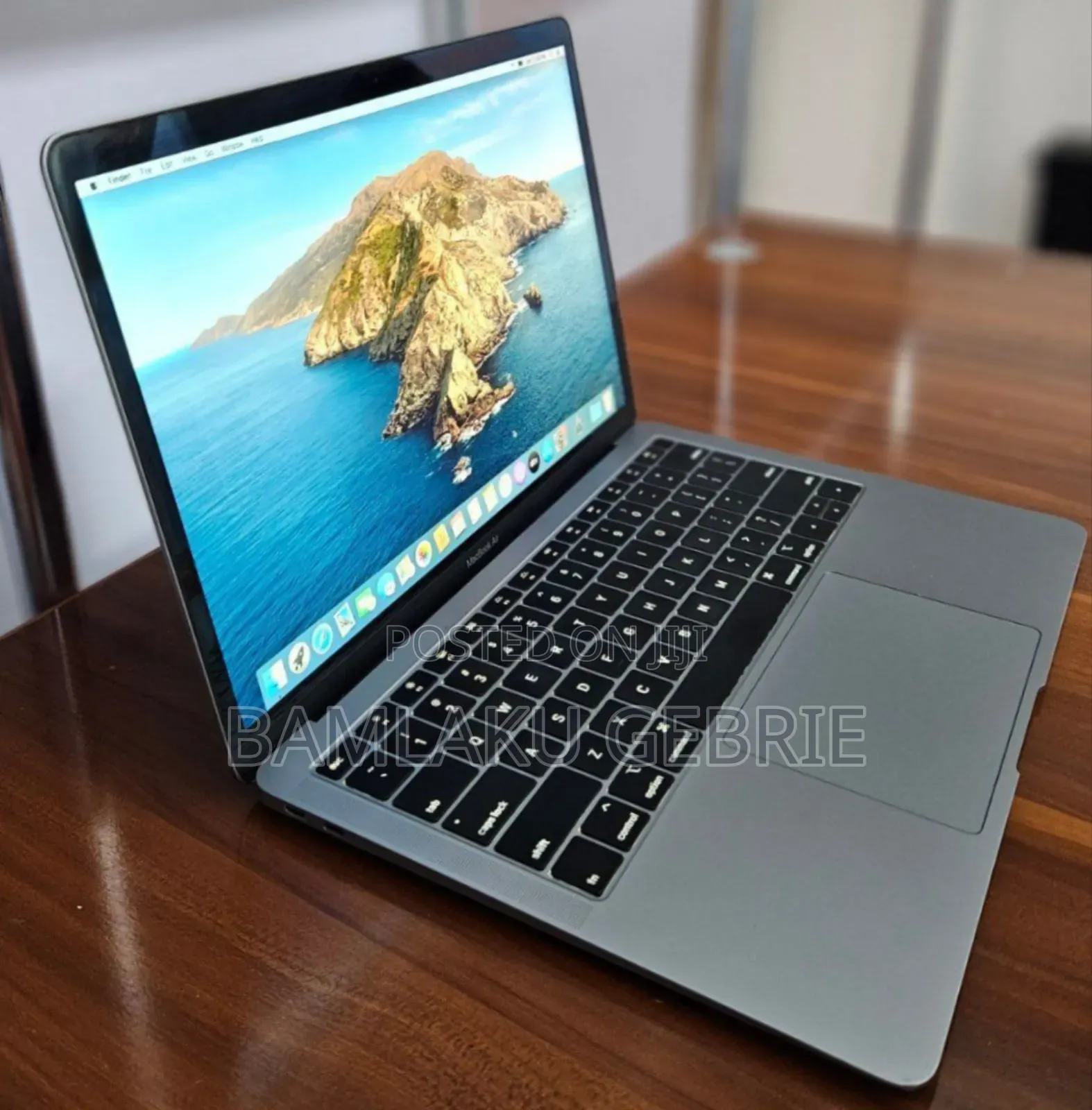 New Laptop Apple MacBook Pro 2019 8GB Intel Core I5 SSD 128GB
