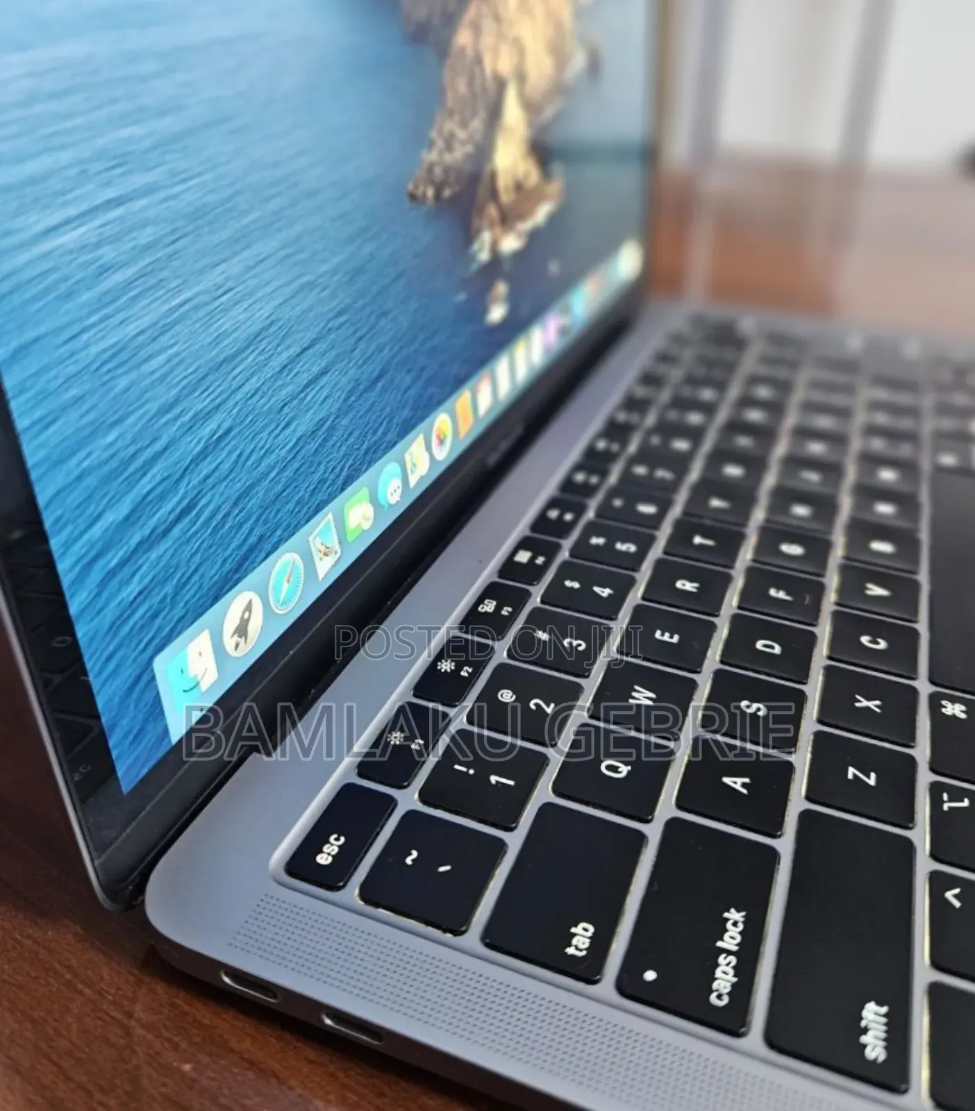 New Laptop Apple MacBook Pro 2019 8GB Intel Core I5 SSD 128GB