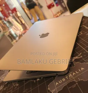 New Laptop Apple MacBook Pro 2017 8GB Intel Core I5 SSD 128GB