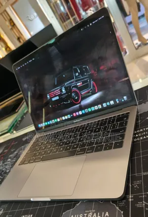 New Laptop Apple MacBook Pro 2017 8GB Intel Core I5 SSD 128GB