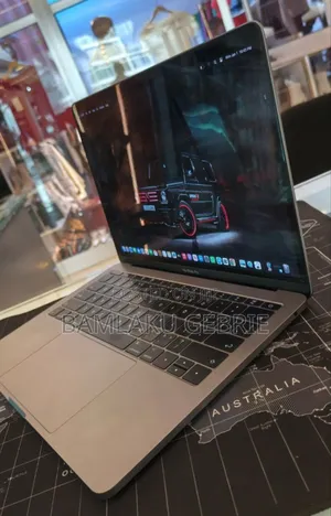 Photo - New Laptop Apple MacBook Pro 2017 8GB Intel Core I5 SSD 128GB