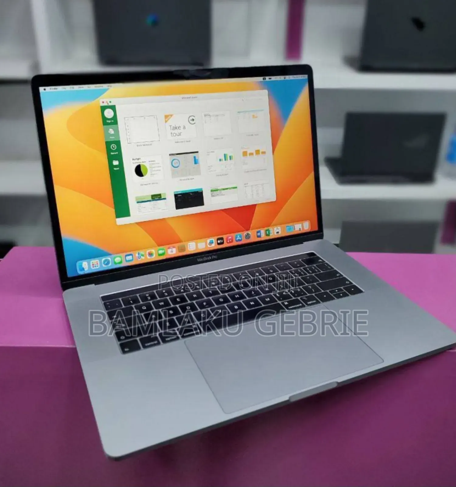 New Laptop Apple MacBook Pro 2018 16GB Intel Core I7 SSD 512GB