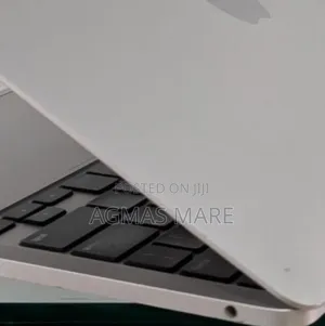 New Laptop Apple MacBook Pro 2022 M2 8GB Apple M2 SSD 256GB