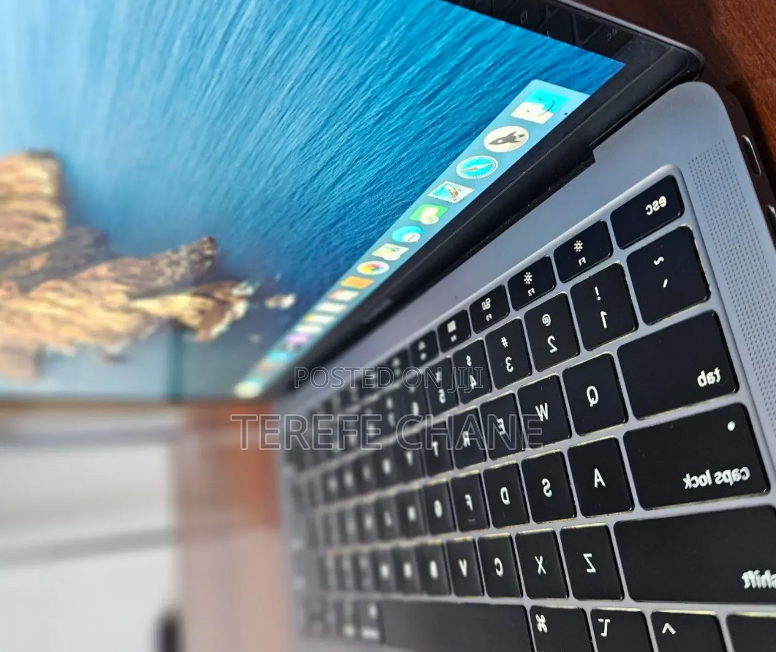 New Laptop Apple MacBook Pro 2019 8GB Intel Core I5 SSD 128GB