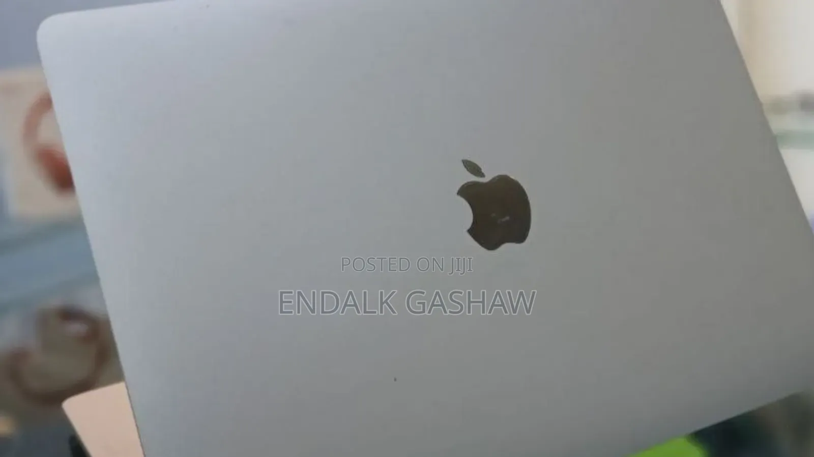 New Laptop Apple MacBook Pro 2022 M2 4GB Apple M2 SSD 256GB