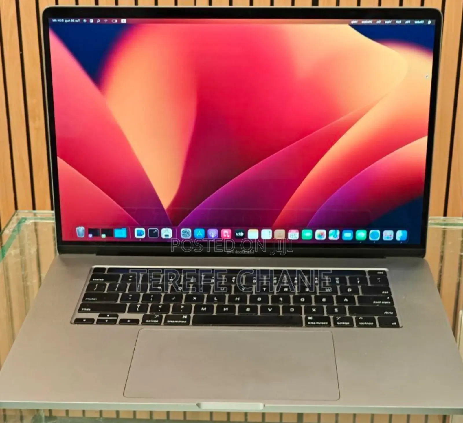 New Laptop Apple MacBook Pro 2019 16GB Intel Core I7 SSD 512GB
