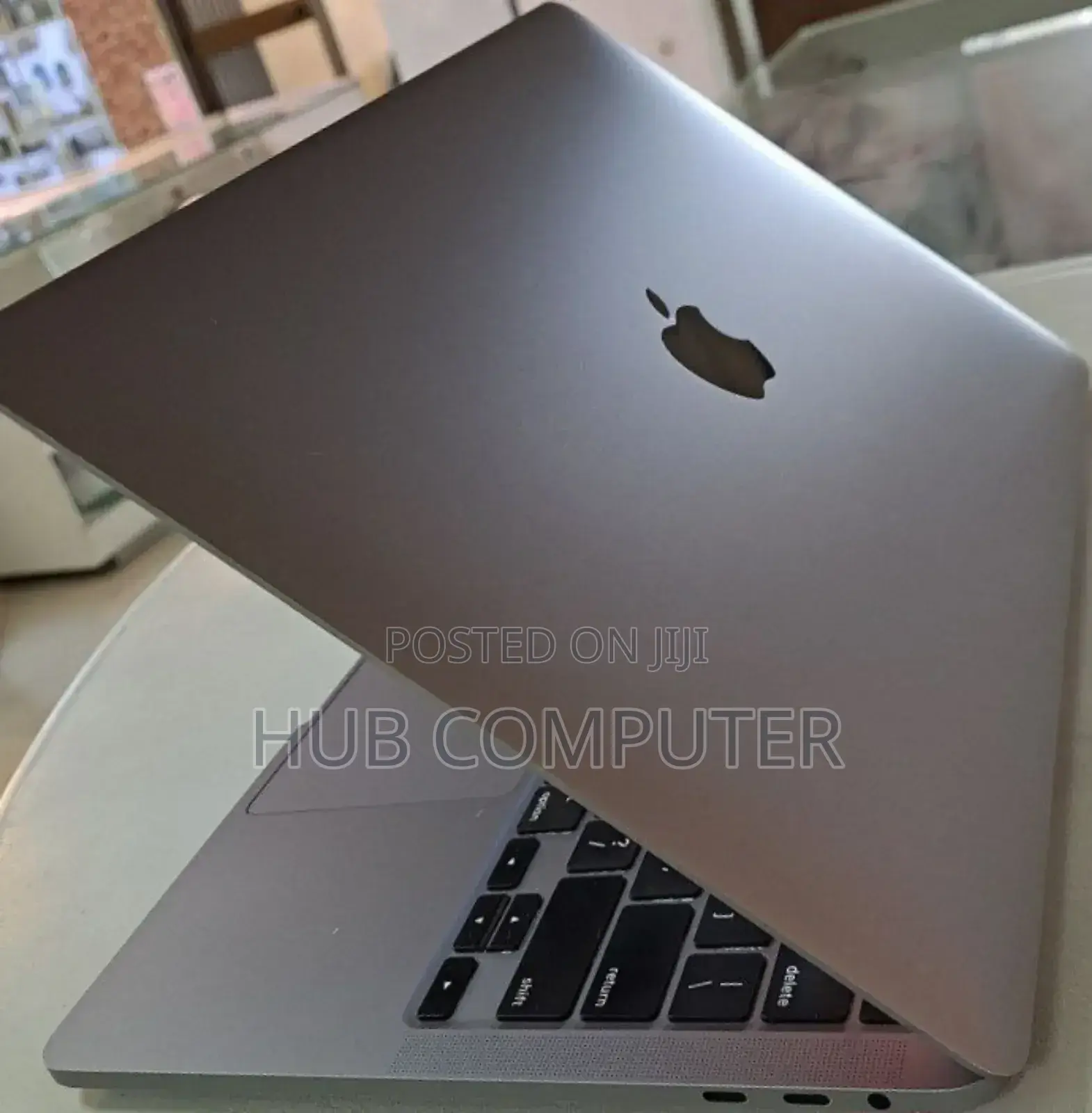 New Laptop Apple MacBook 2020 16GB Intel Core I5 SSD 512GB