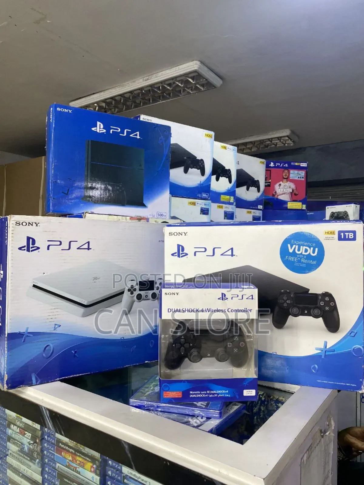 Playstation 4 Packed ለሽያጭ የቀረቡ