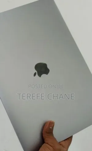 New Laptop Apple MacBook Pro 2017 16GB Intel Core I7 SSD 512GB