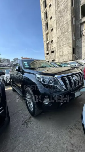 Photo - Toyota Land Cruiser 2015 Black