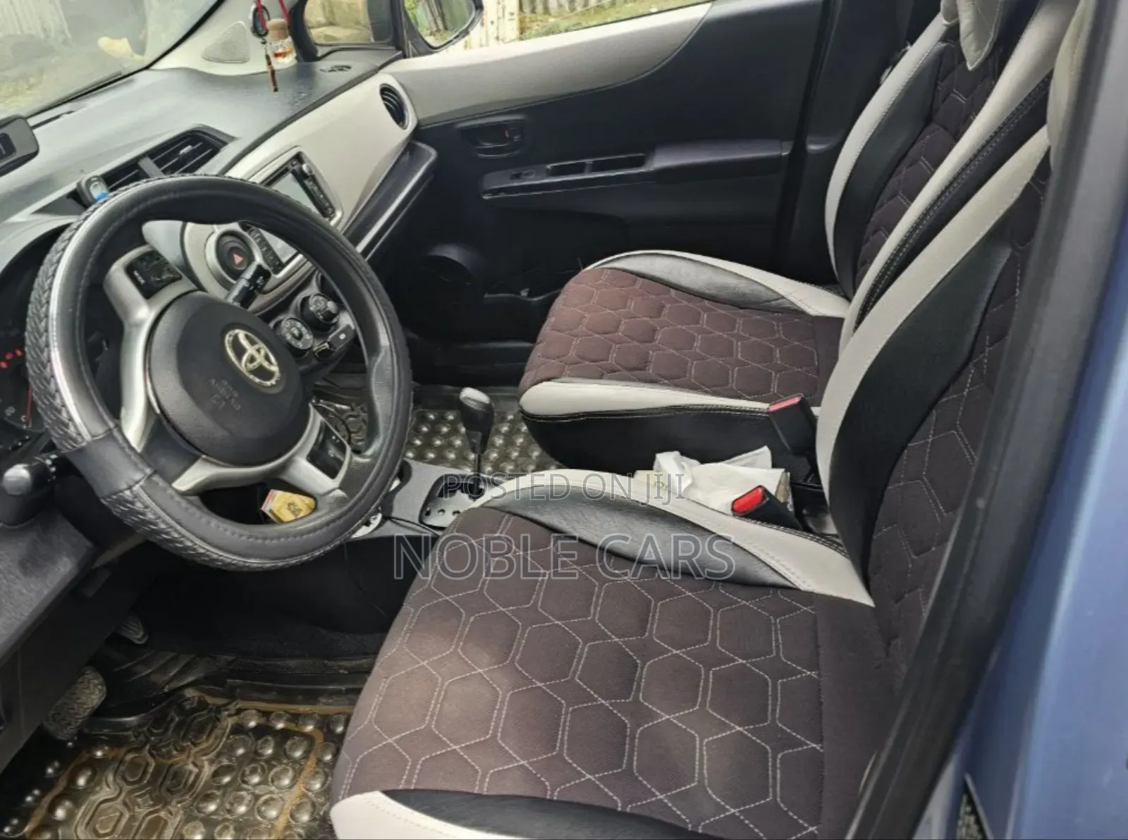 Toyota Yaris LE Hatchback 5dr 2012 Blue