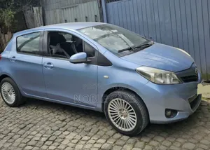 Toyota Yaris LE Hatchback 5dr 2012 Blue