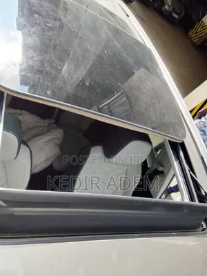 Volkswagen ID.6 2023 Gold