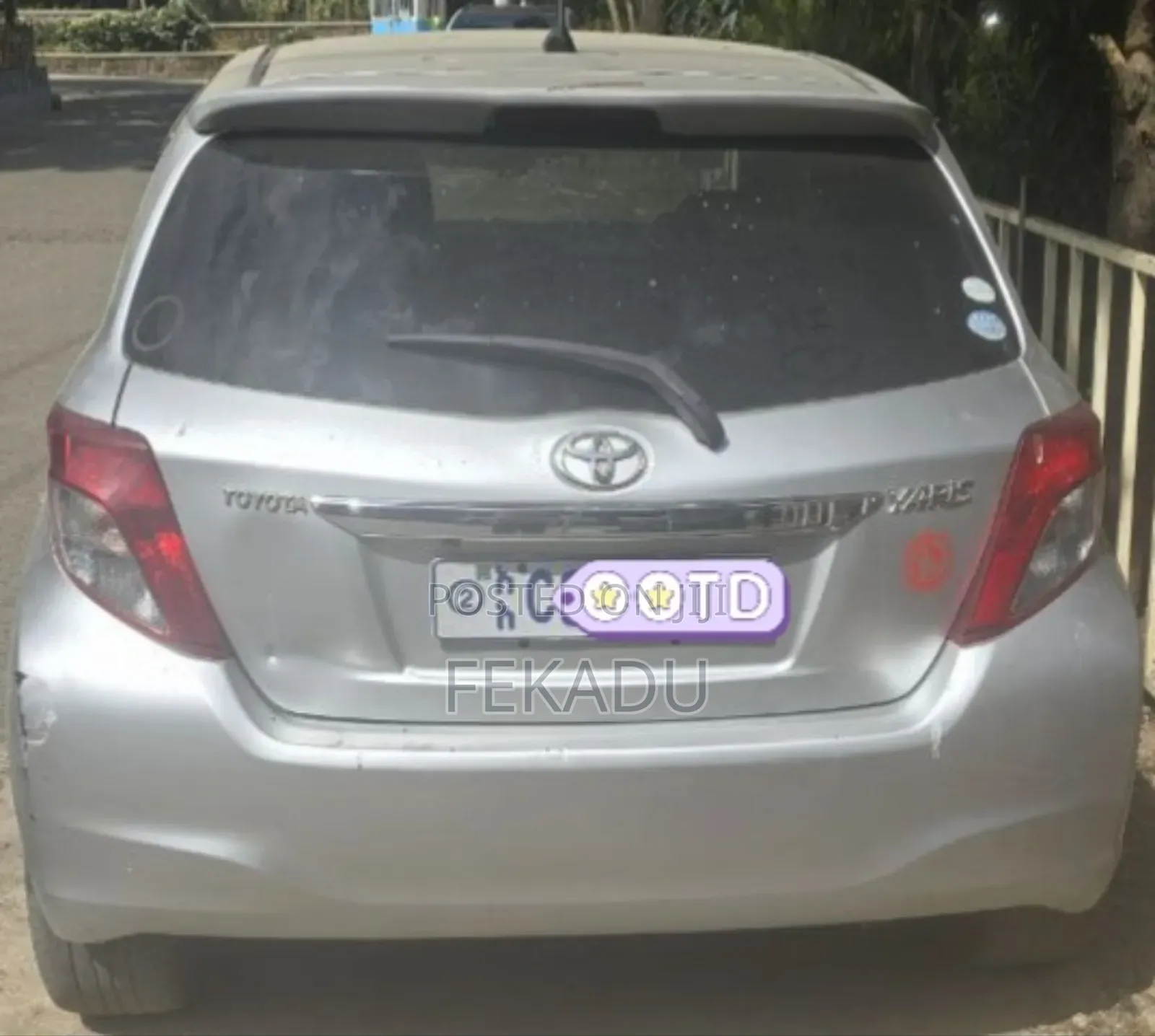 Toyota Yaris SE Hatchback 5dr 2012 Silver