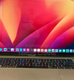 New Laptop Apple MacBook Pro 2019 16GB Intel Core I7 SSD 512GB