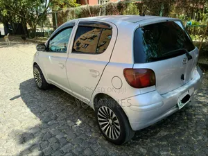 Toyota Vitz 2004 Silver