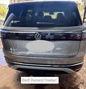 Volkswagen ID.6 2024 Gold