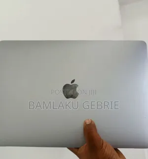New Laptop Apple MacBook Pro 2017 8GB Intel Core I5 SSD 128GB