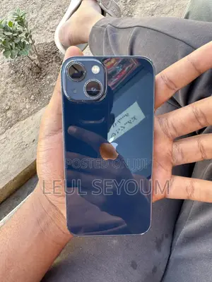 Photo - Apple iPhone 13 128 GB Blue