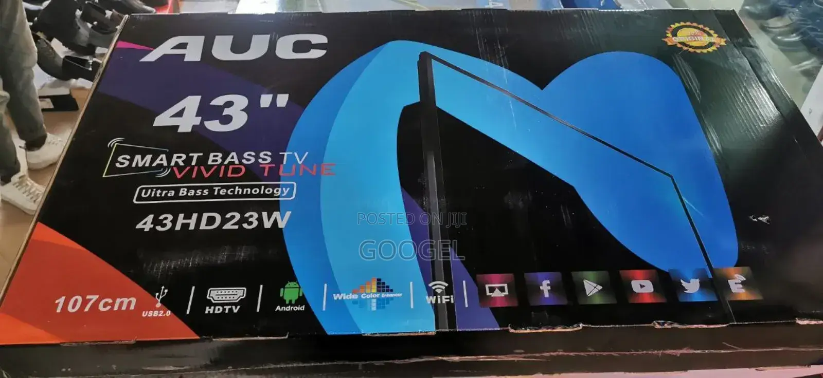 Auc 43"Inch Smart Bass Tv