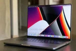 Photo - New Laptop Apple MacBook Pro 16GB AMD Ryzen 7 SSD 512GB