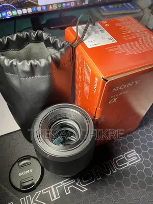 Sony 90mm Macro G Lens