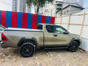 Toyota Hilux 2021 Gray