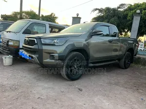 Toyota Hilux 2021 Gray