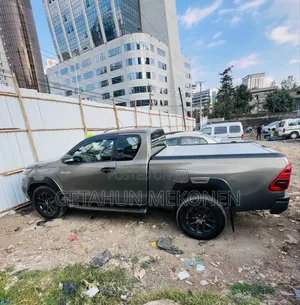 Toyota Hilux 2021 Gray