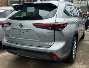 New Toyota Highlander Hybrid 2024 Silver