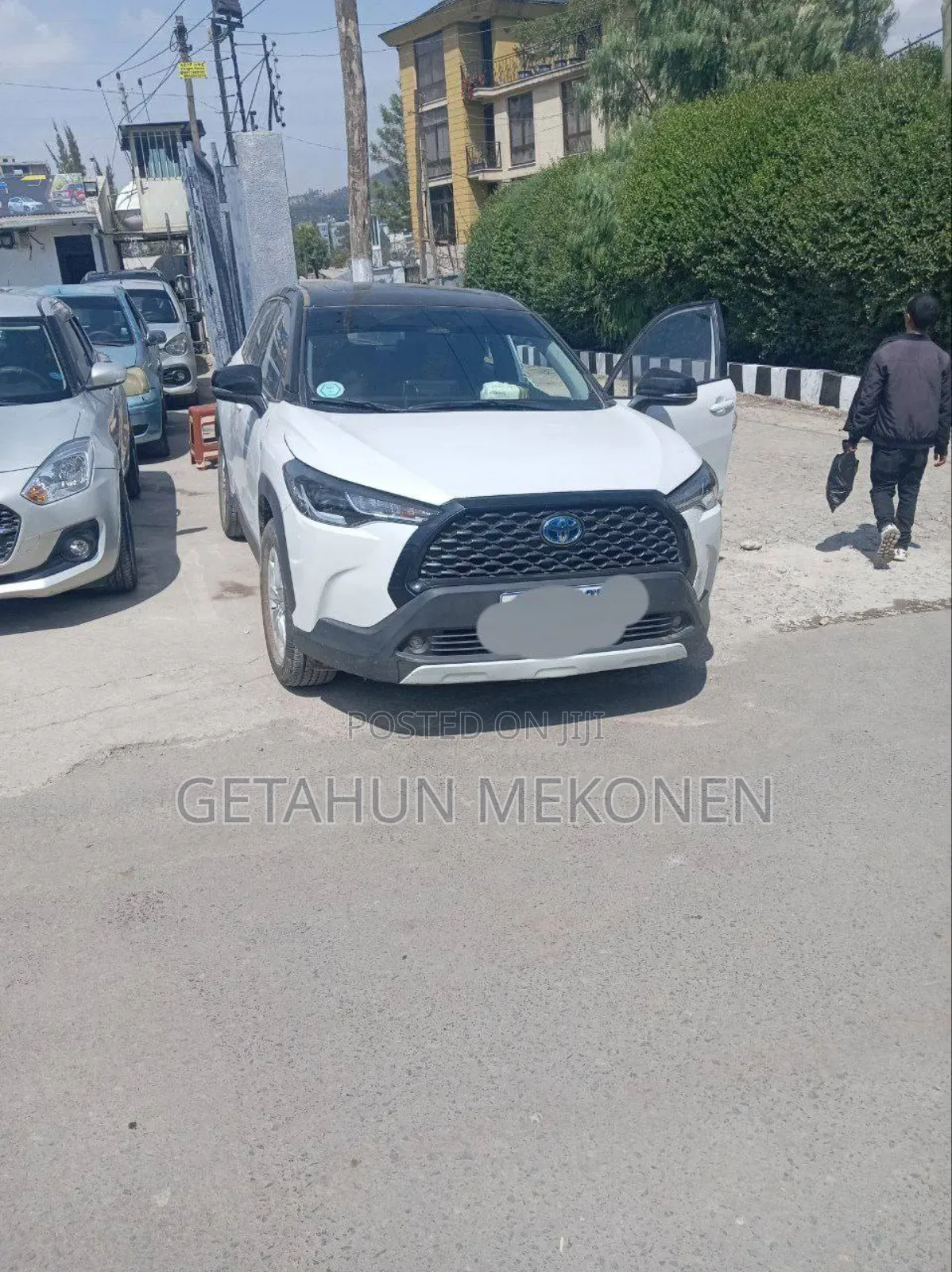 Toyota Corolla Cross Hybrid 2023 White