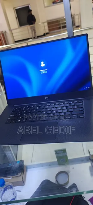 Photo - New Laptop Dell Precision 5540 16GB Intel Core I7 SSD 512GB