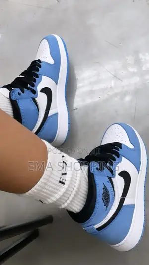 Nike Air Jordan 1 Sneaker. Made in Vietnam