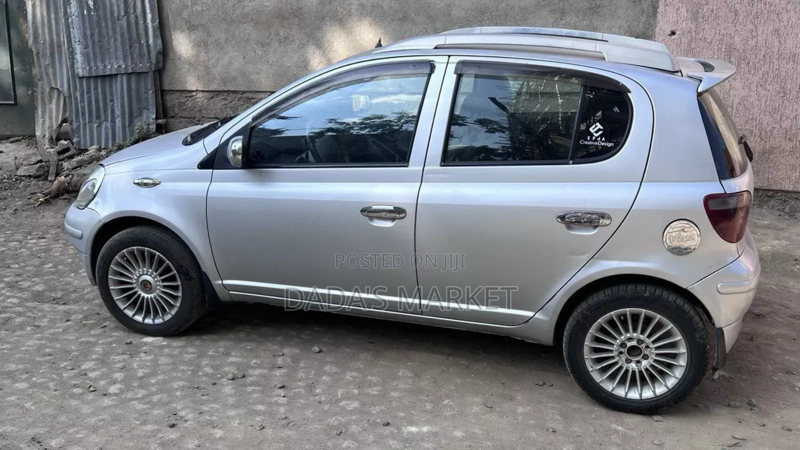 Toyota Vitz 2000 Silver