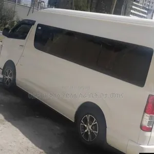 Toyota HiAce 2021 White