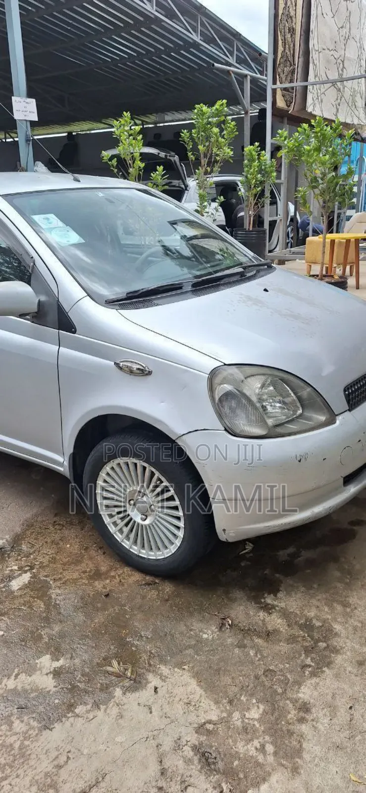Toyota Vitz 2000 Silver