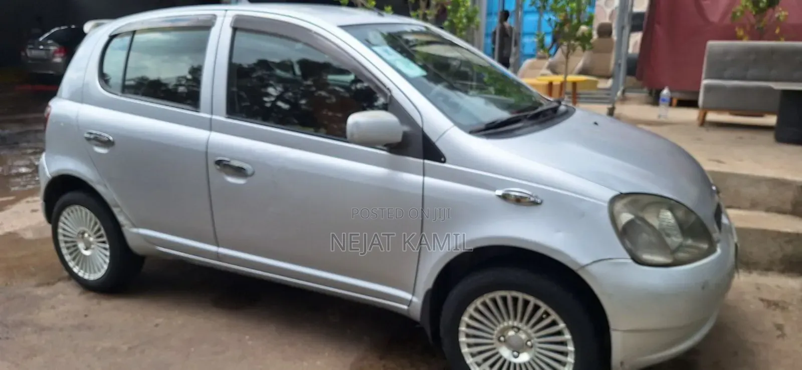 Toyota Vitz 2000 Silver