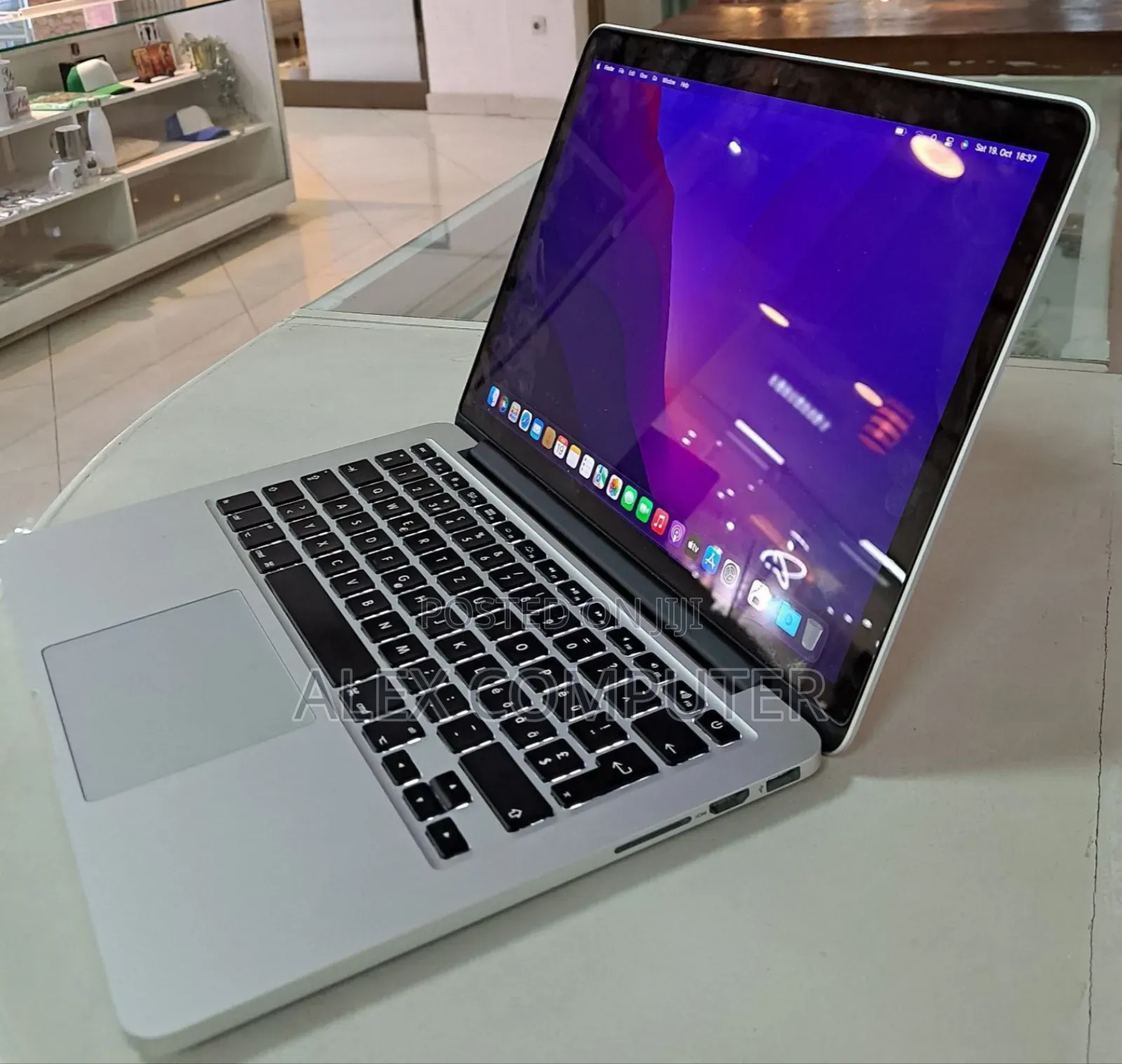 New Laptop Apple MacBook 2015 8GB Intel Core I5 SSD 256GB