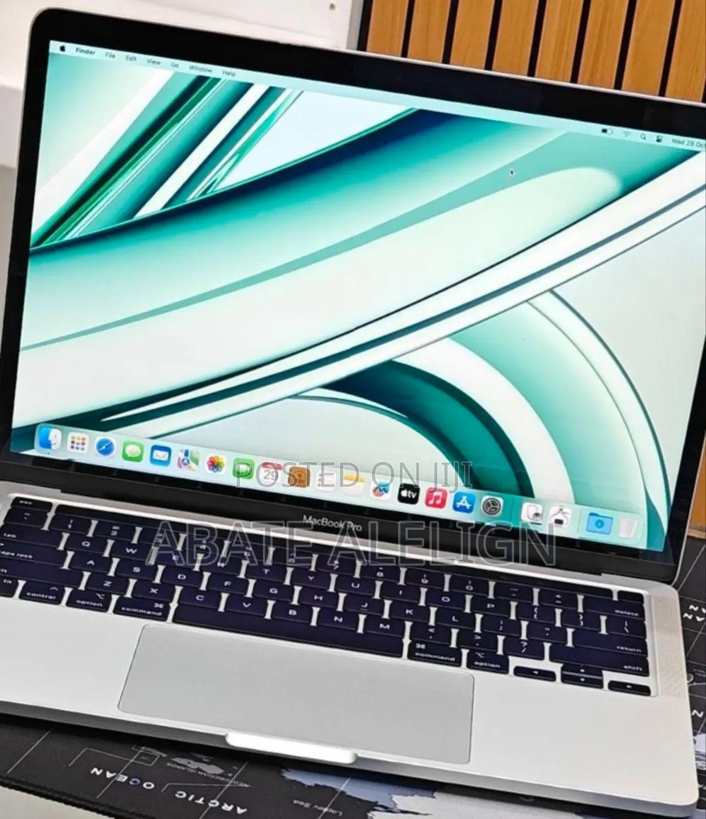 New Laptop Apple MacBook Pro 2022 M2 8GB Apple M2 SSD 256GB