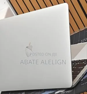 New Laptop Apple MacBook Pro 2022 M2 8GB Apple M2 SSD 256GB
